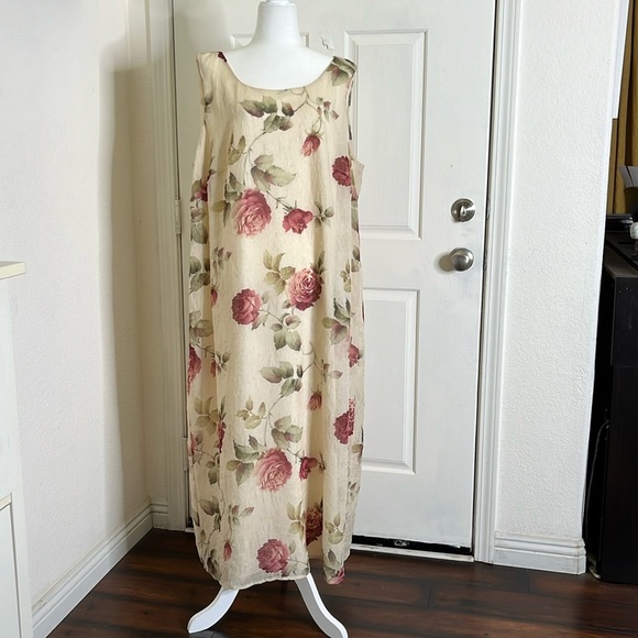 Connected Woman Dresses & Skirts - Floral Maxi Dress in Cream and Pink